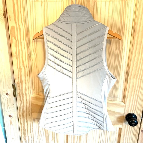 Alo Yoga Silver Reflective Puffer Vest. Probable Small. - Picture 8 of 16